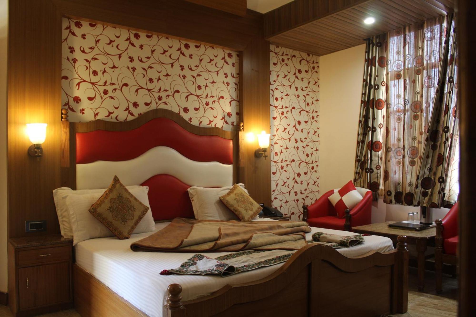 Sagrika Resort Dalhousie Bagian luar foto