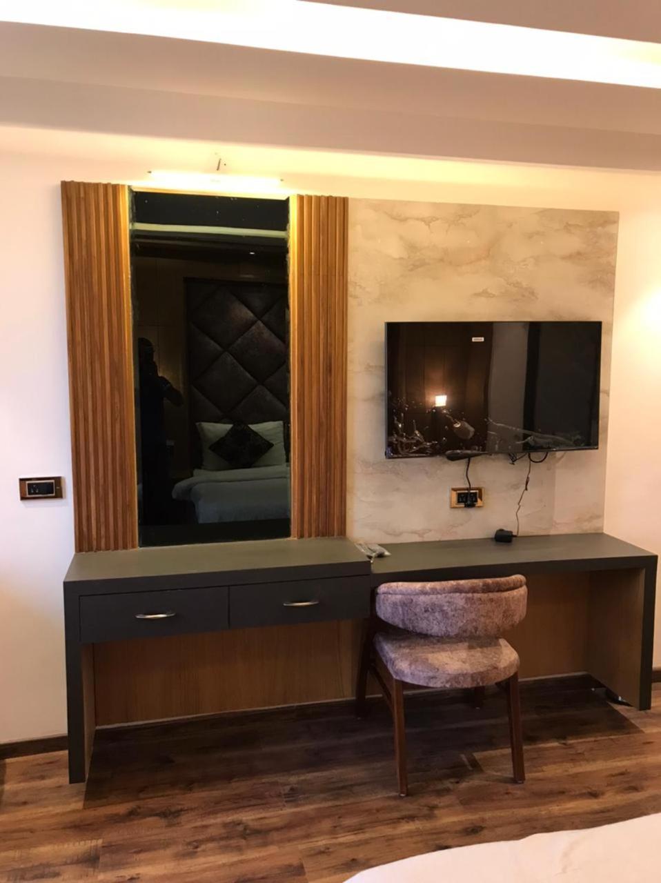 Sagrika Resort Dalhousie Bagian luar foto