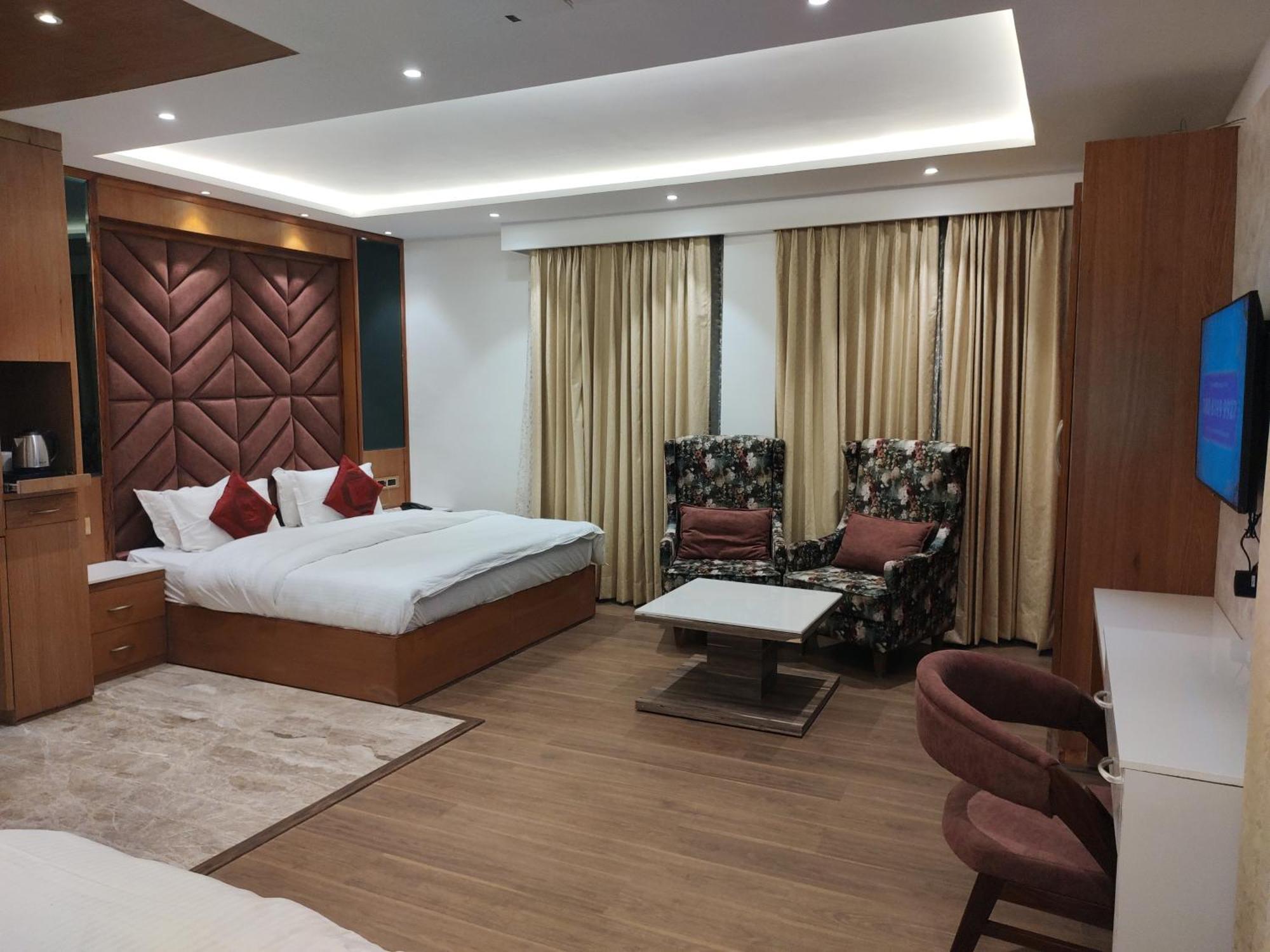 Sagrika Resort Dalhousie Bagian luar foto