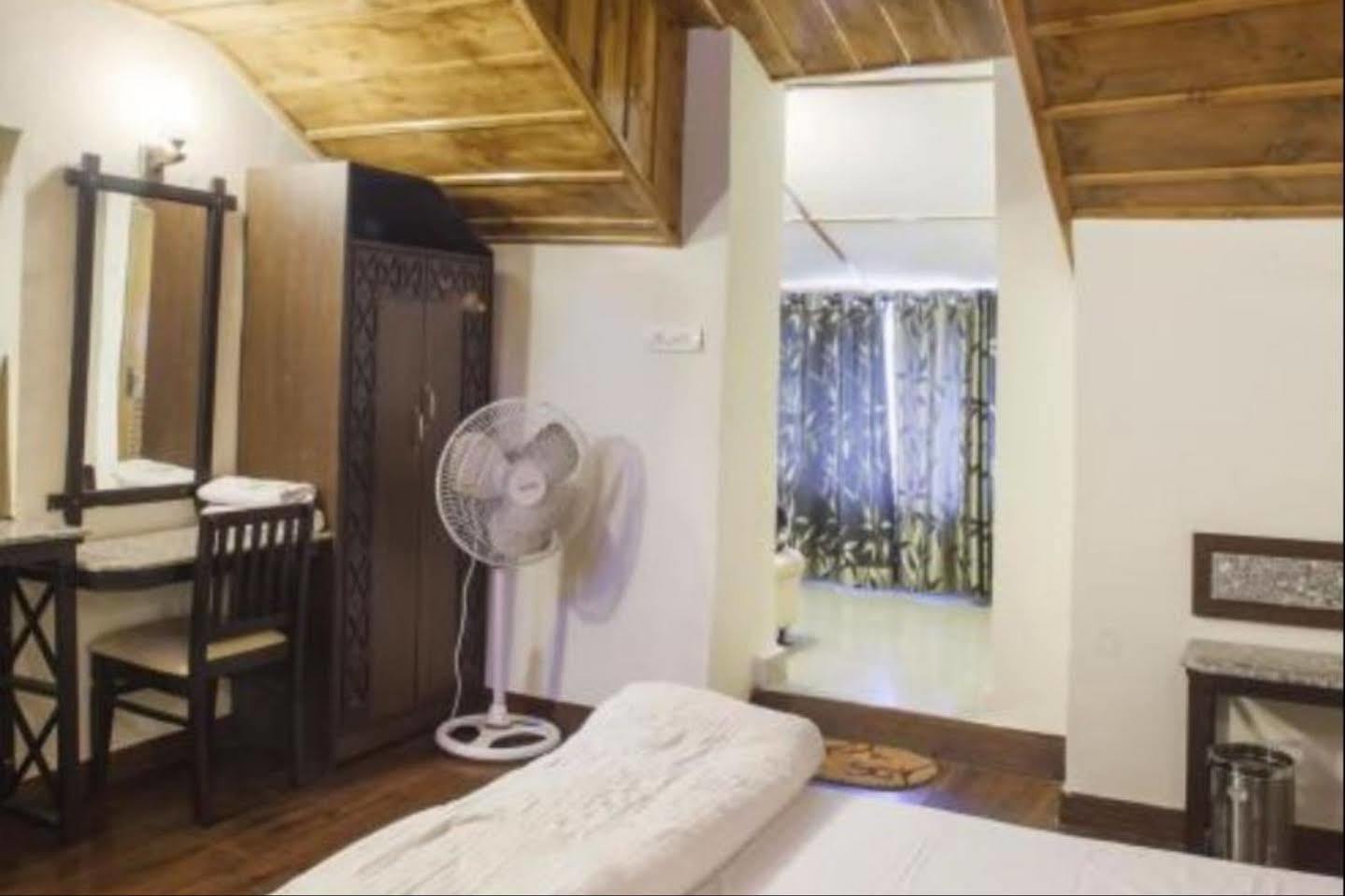 Sagrika Resort Dalhousie Bagian luar foto