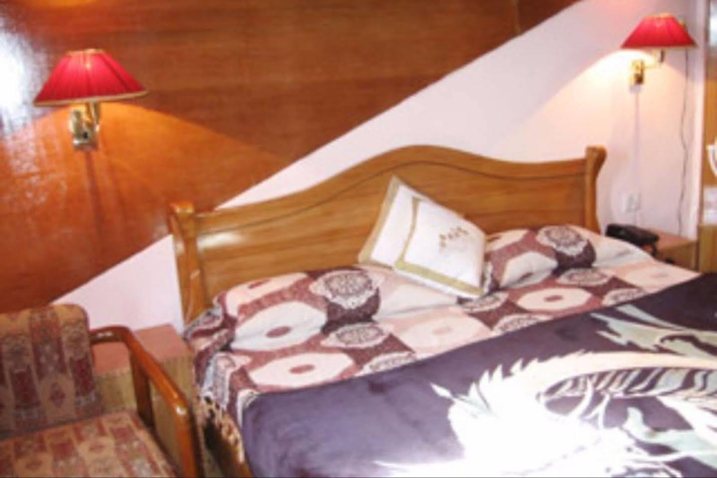 Sagrika Resort Dalhousie Bagian luar foto