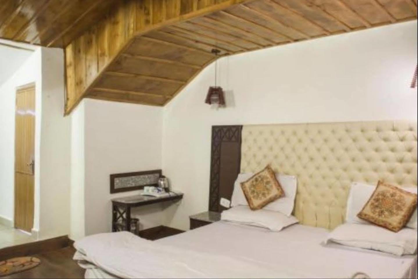 Sagrika Resort Dalhousie Bagian luar foto
