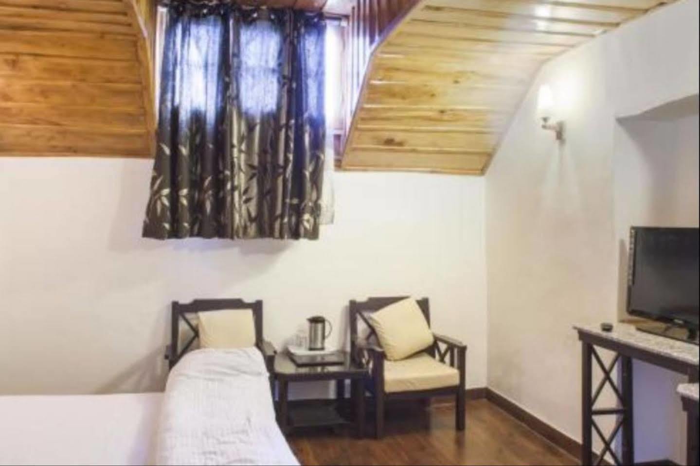 Sagrika Resort Dalhousie Bagian luar foto